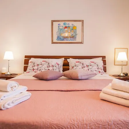 Apartment Adriatic Vitus - Free Private Parking Bol
